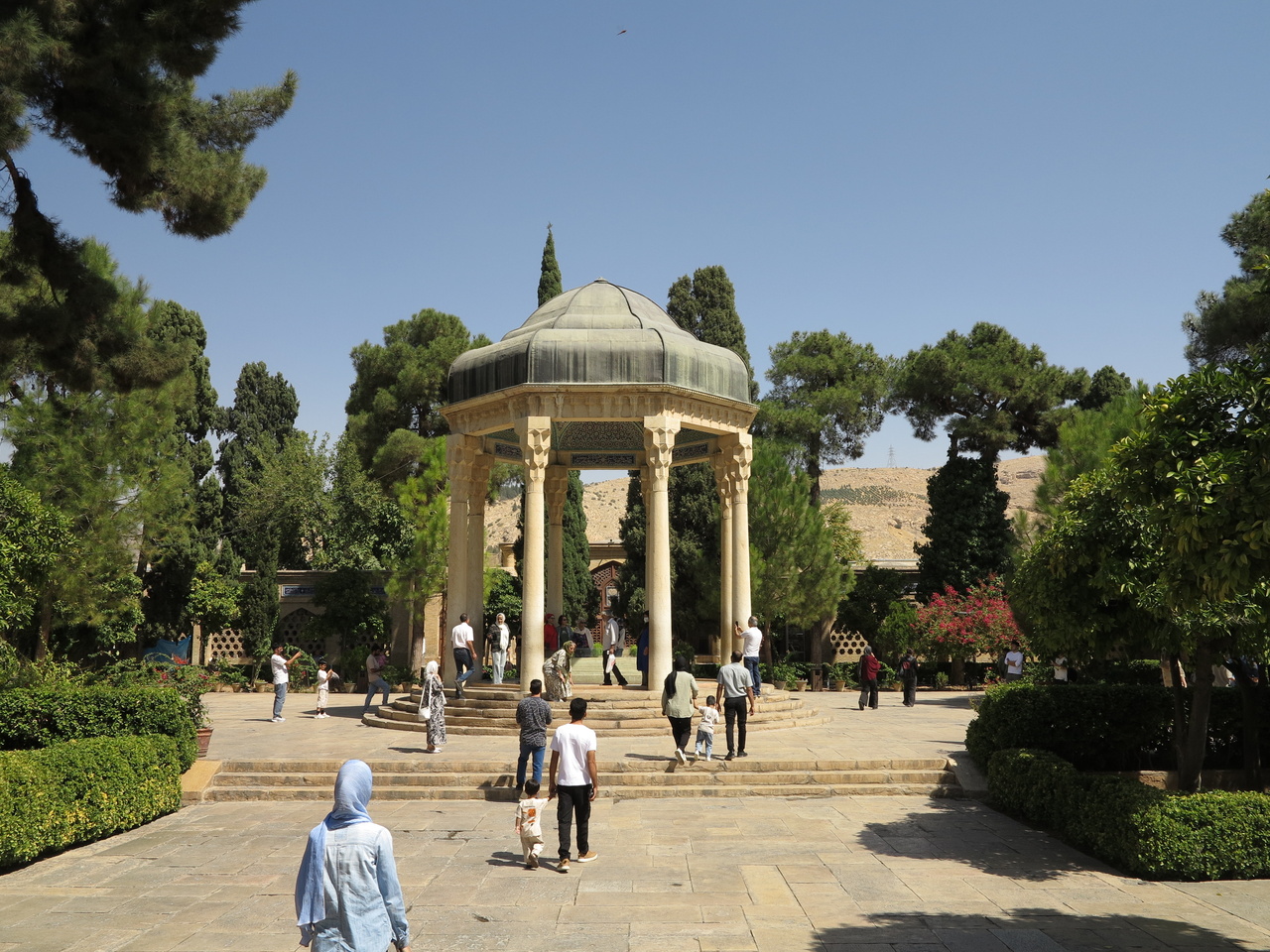 بسیاری از ابیات حافظ در تاجیکستان ضرب‌المثل شده است