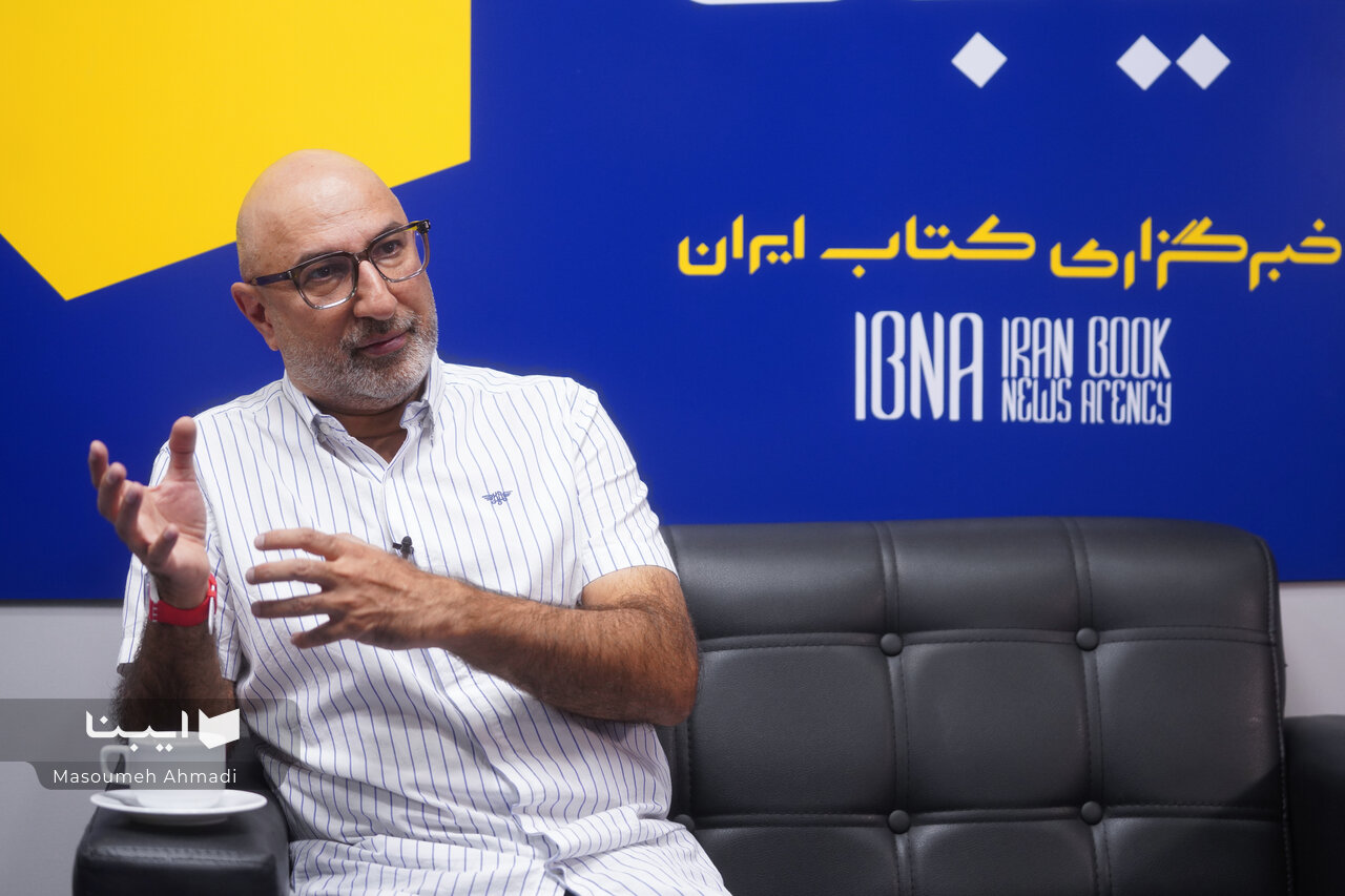 «بلاتکلیف» اولین کتاب مستقل درباره جنگ ۱۲ روزه است/ مشغول نوشتن کتابی درباره پناهندگان لهستانی هستم