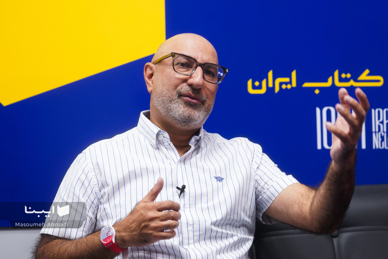 «بلاتکلیف» اولین کتاب مستقل درباره جنگ ۱۲ روزه است/ مشغول نوشتن کتابی درباره پناهندگان لهستانی هستم