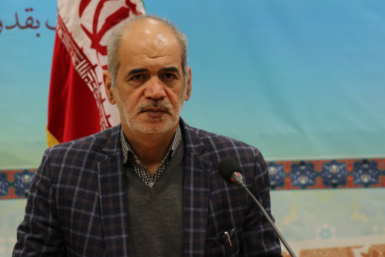 فرد در برابر جمع