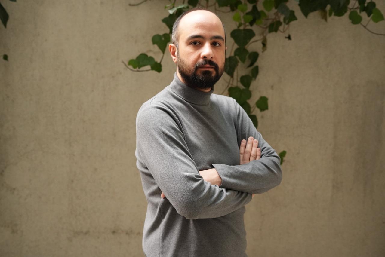 طراحی جلد روایت پنهان هر کتاب است/ طراحی هنرمندانه باعث تمایز کتاب در کتابفروشی می‌شود