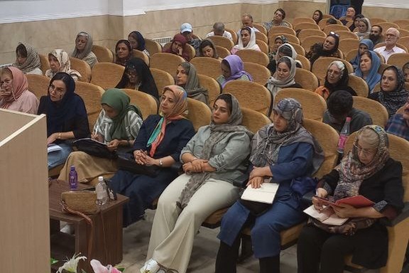 قصه‌های مثنوی آینه‌های خویشتن ما هستند