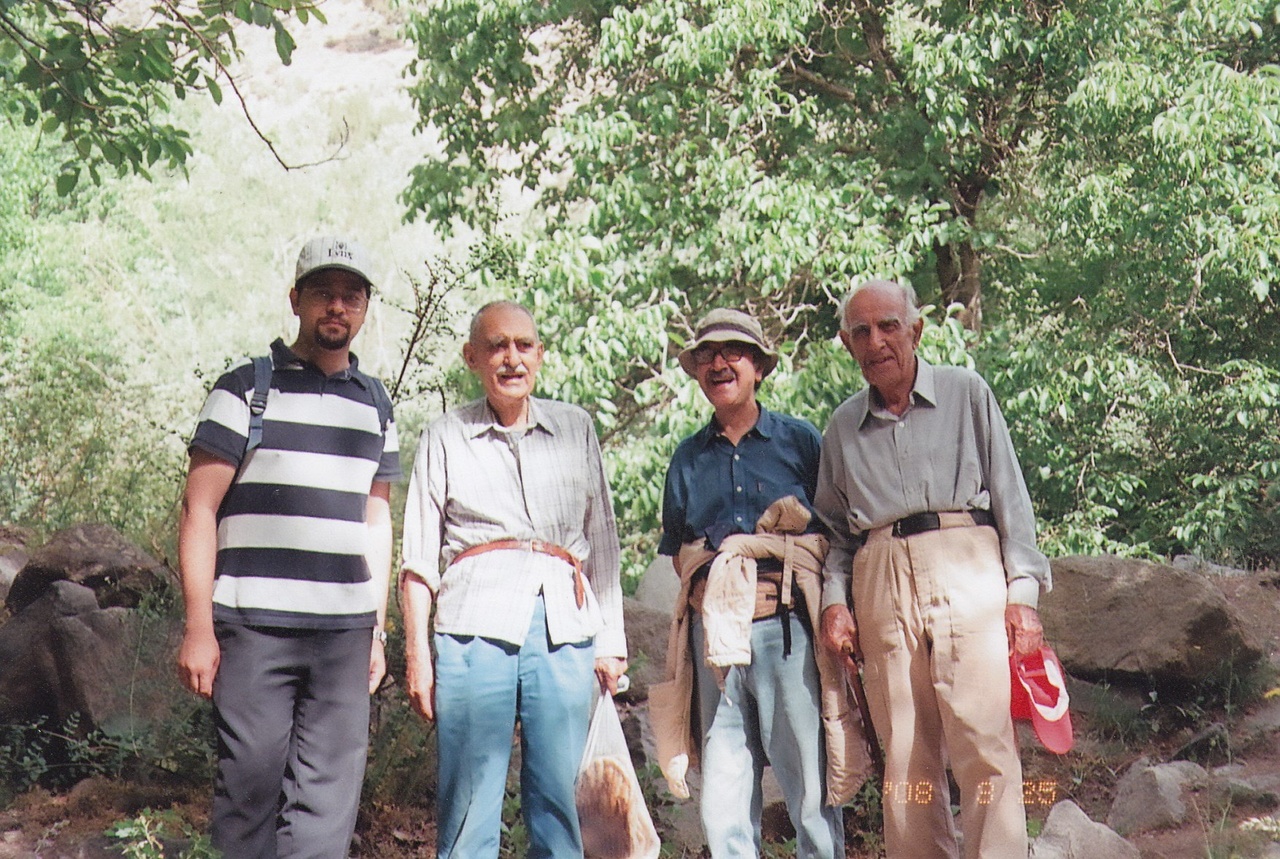 نگاهبان زبان فارسی و میهن‌دوستِ پرشور