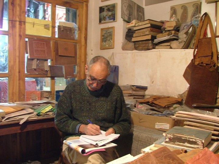 نگاهبان زبان فارسی و میهن‌دوستِ پرشور