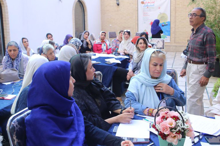 روایتی از تجربه یادگیری، بازی و خلاقیت با جمال‌الدین اکرمی