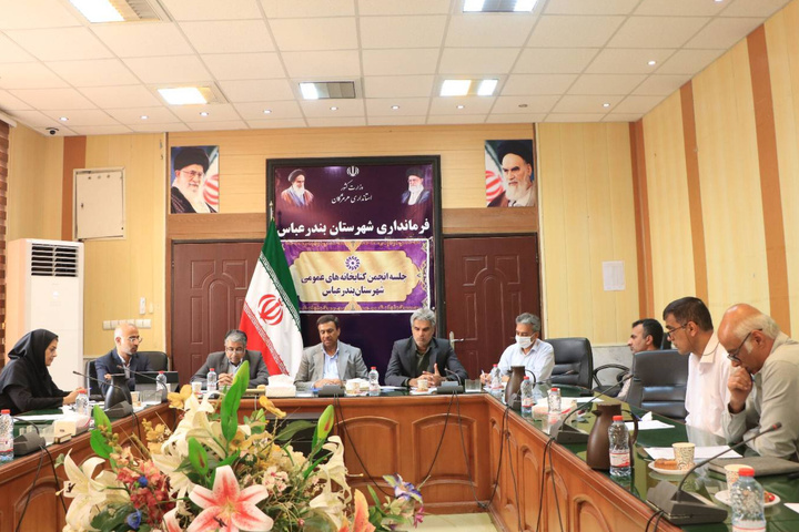 شهرداری‌ها را برای طرح‌های زیباسازی کتابخانه‌های بندرعباس ترغیب می‌کنیم