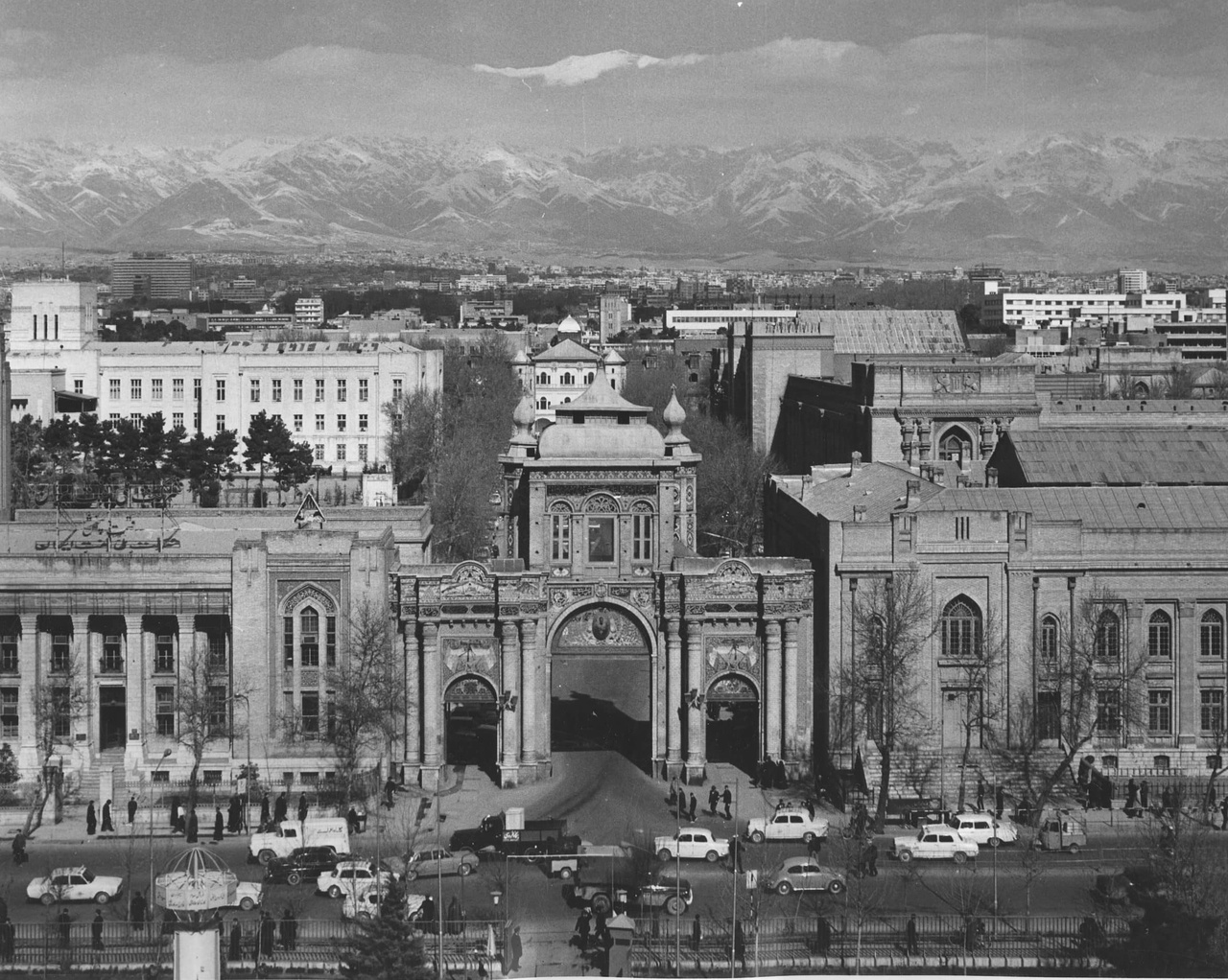 شناخت قانونمند گذشته، پیش‌بینی عقلانی آینده