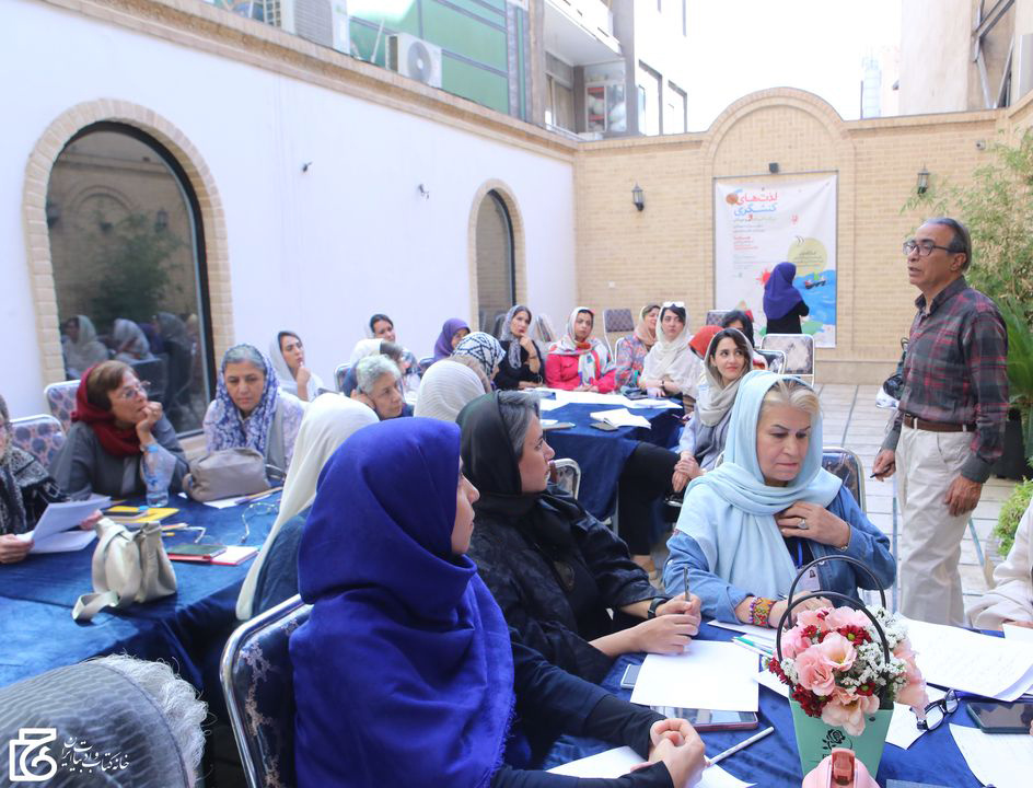 روایتی از تجربه یادگیری، بازی و خلاقیت با جمال‌الدین اکرمی