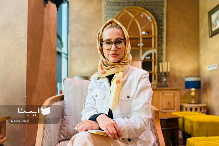 قهرمانی که سلاحش گچ و تخته سیاه بود