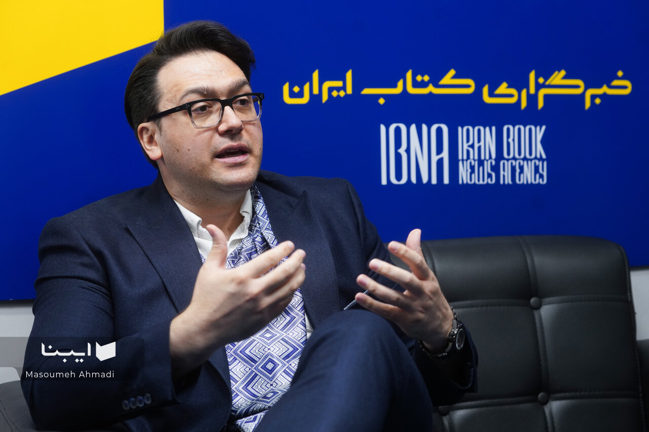 طباطبایی و تاکید بر تدوین مبانی فلسفی برای توسعه / سنت ایدئولوژیک‌شده، سد راه توسعه / دو رکن توسعه در دنیای جدید: خرد تکنولوژیک و خرد دموکراتیک