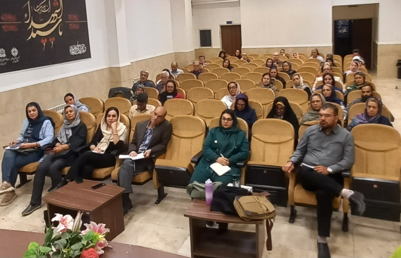 مولانا «کافر» را در معنای معرفتی و روانشناختی تفسیر می‌کند