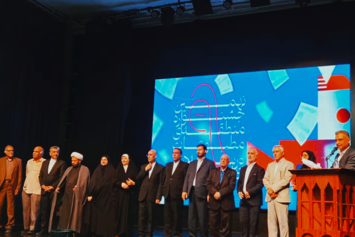 برگزیدگان جشنواره مطبوعات خلیج‌فارس تقدیر شدند/ خبرنگار ایبنا در میان برگزیدگان