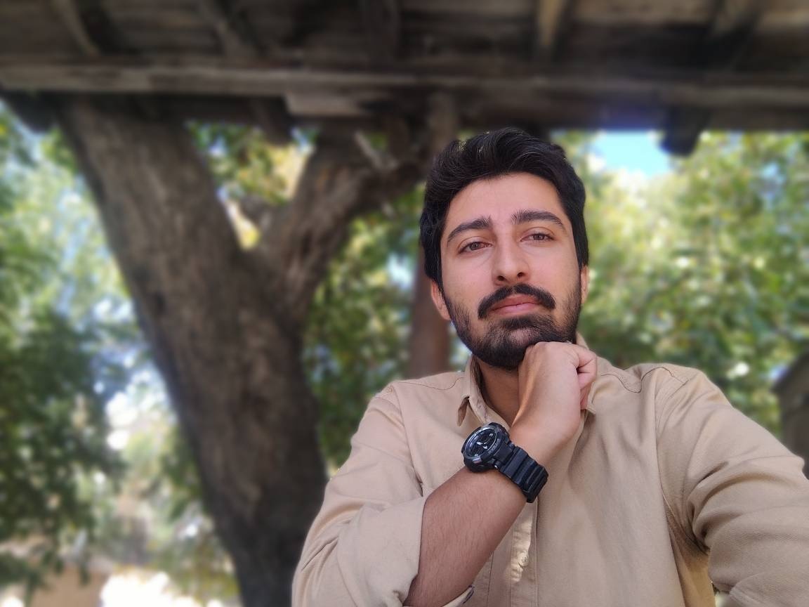 حکایت یک وانت رنگارنگ پر از کتاب/ «پیک دانایی یازده» در دل روستاهای طرقبه قصه هدیه میدهد