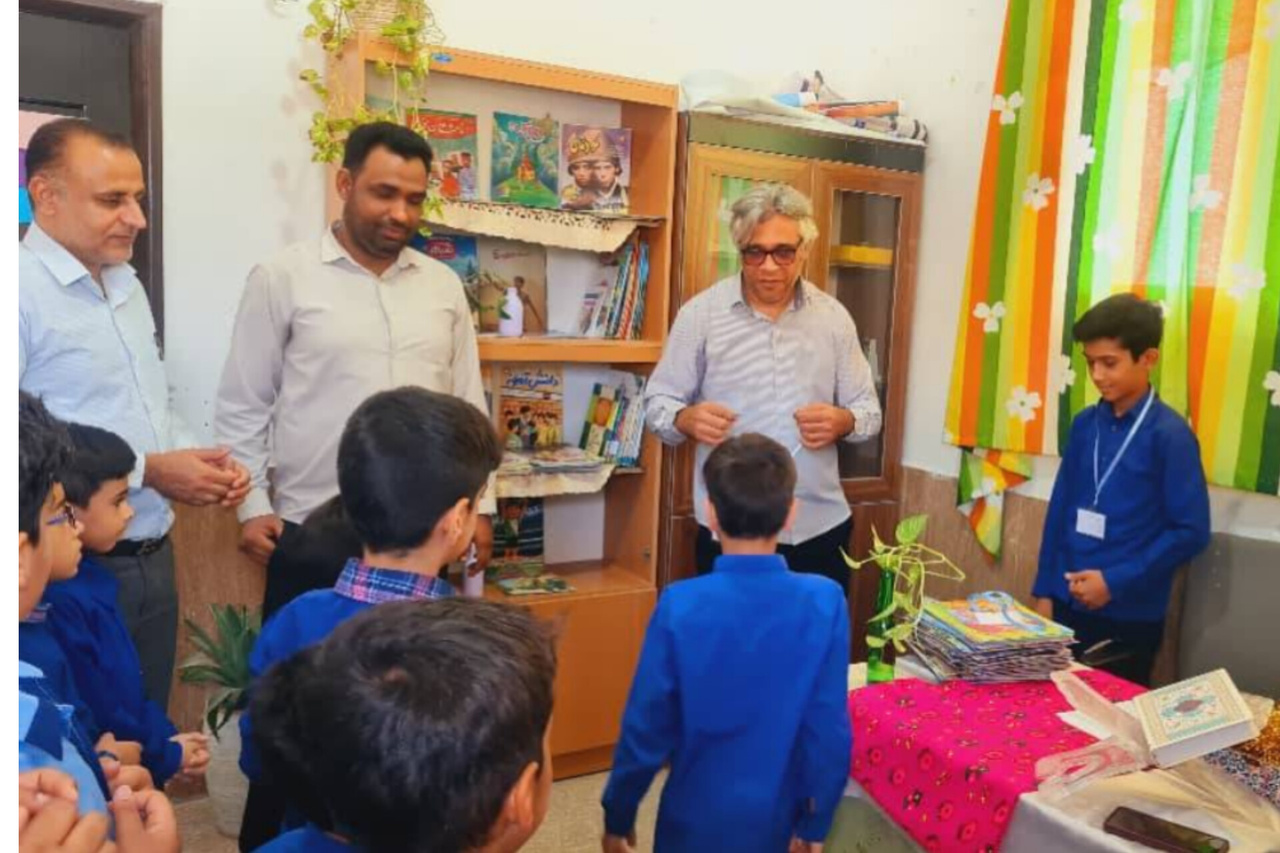 طرح «سفیر کتاب» در مدارس شهرستان جاسک آغاز شد