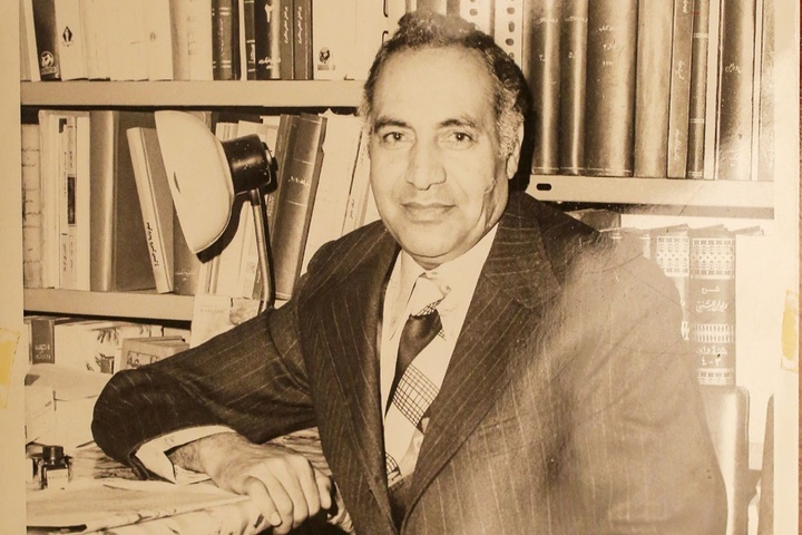 دانشی‌مردِ خودساخته