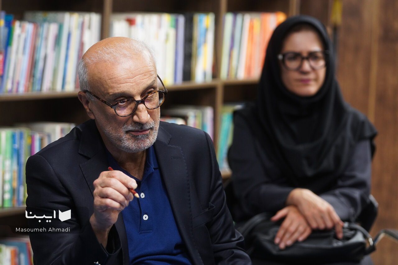 واژه‌سازی از حالت عالمانه به مردمی تغییر کرده است/کتابی که در زنجیر نظریه‌ها محصور نمانده است