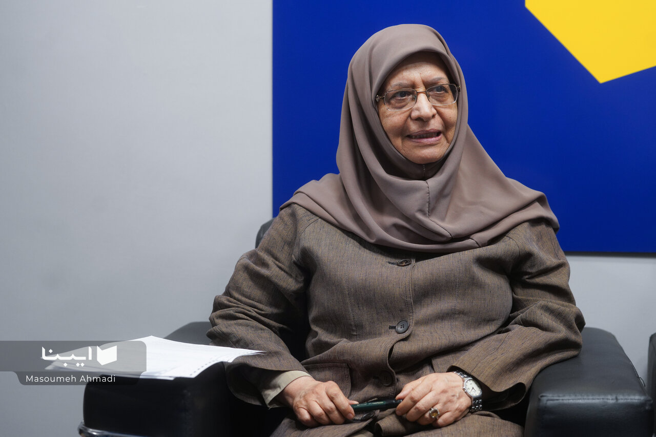 واژهسازی از حالت عالمانه به مردمی تغییر کرده است/کتابی که در زنجیر نظریهها محصور نمانده است