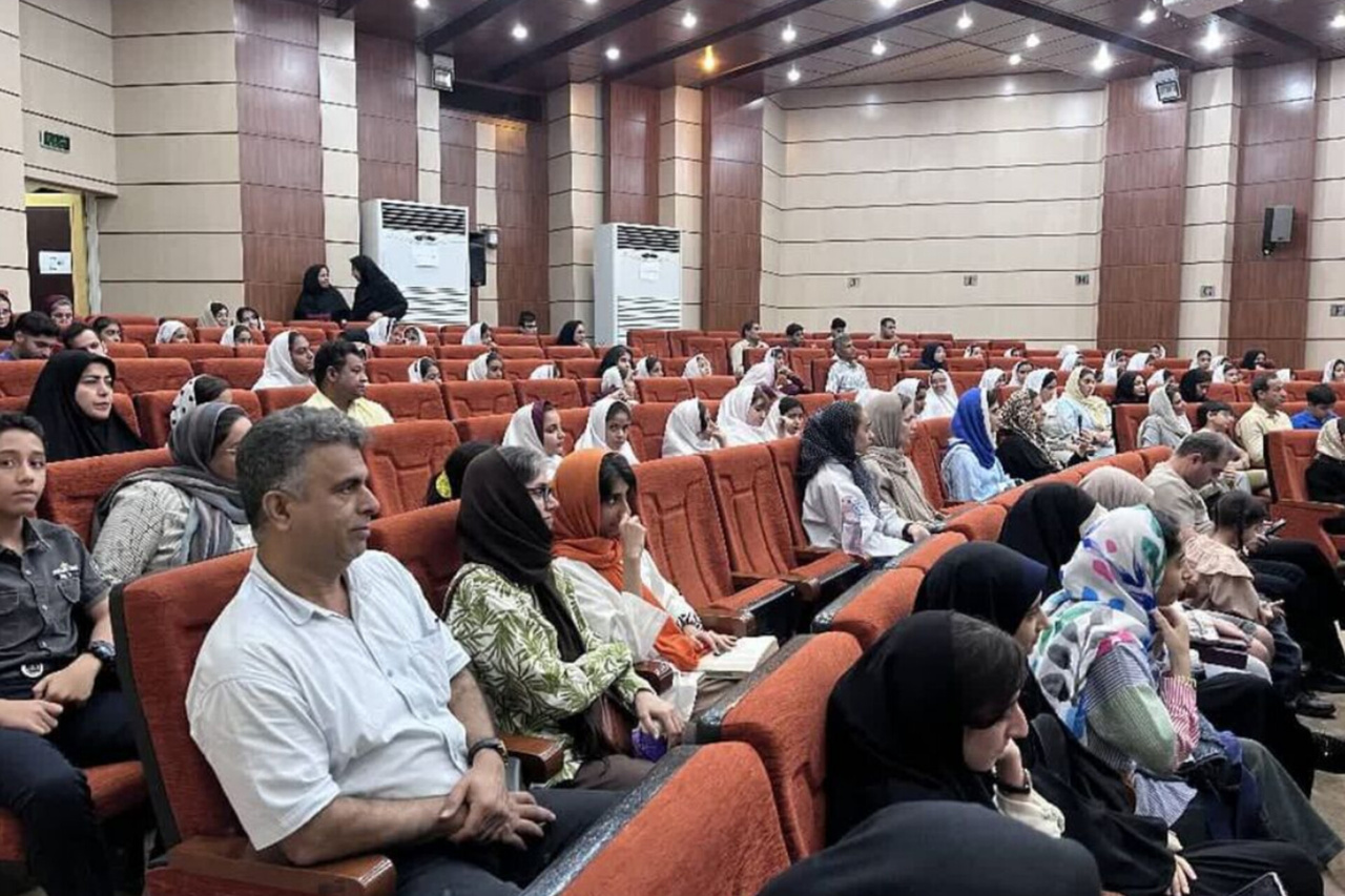 برگزیدگان مسابقه ادبی گلستان خوانی هرمزگان معرفی شدند