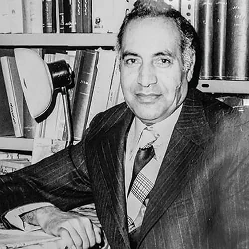 دانشی‌مردِ خودساخته