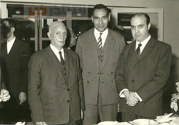 دانشی‌مردِ خودساخته