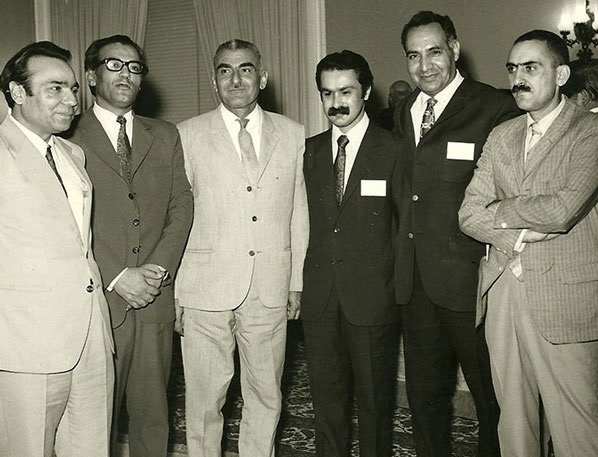 دانشی‌مردِ خودساخته