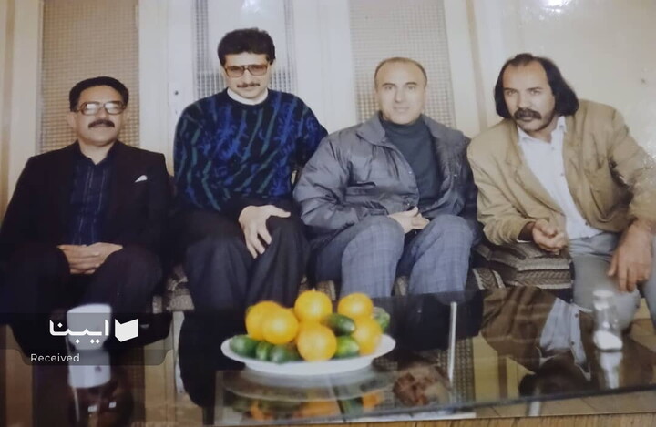 عکسی قدیمی از اهالی ادبیات در دفتر مجله «گردون»