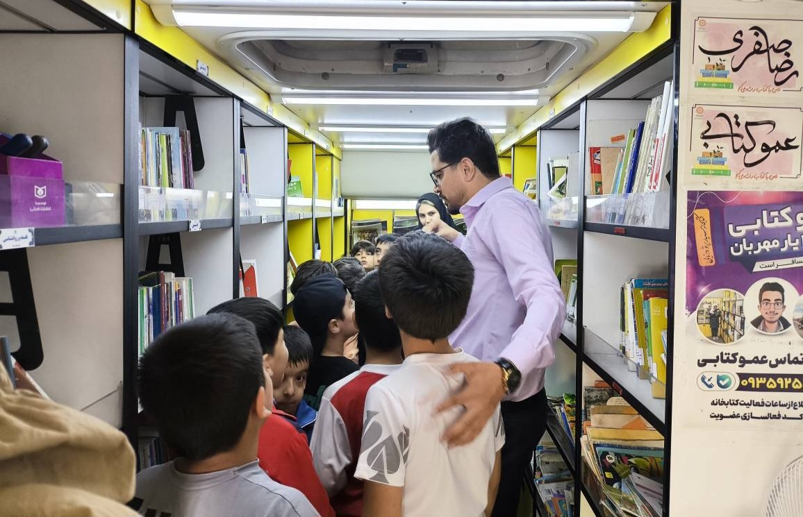 کتابخانه سیار «پرتو دانایی» در روستاهای شهرستان اراک فعال شد