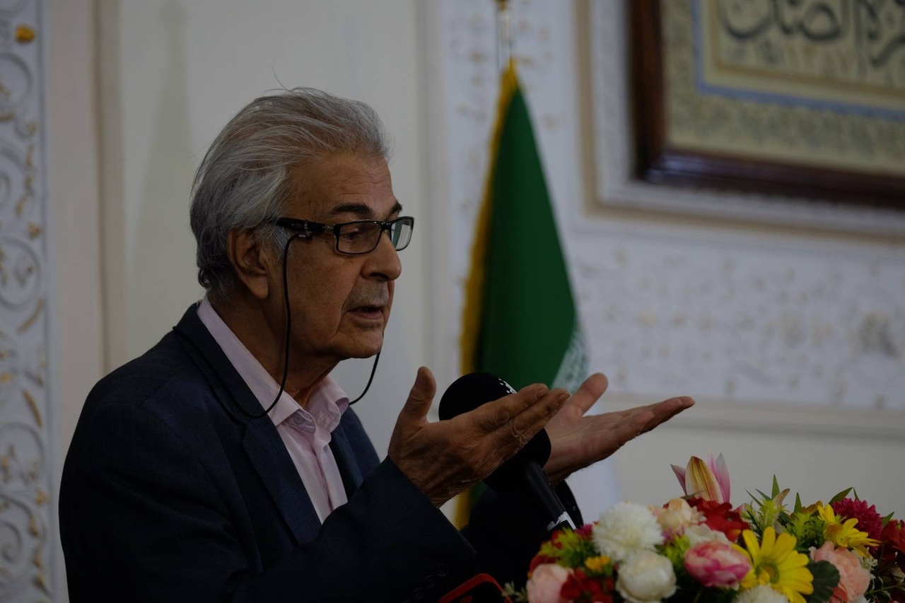 یک عمر پژوهش در سایه حکیم فردوسی