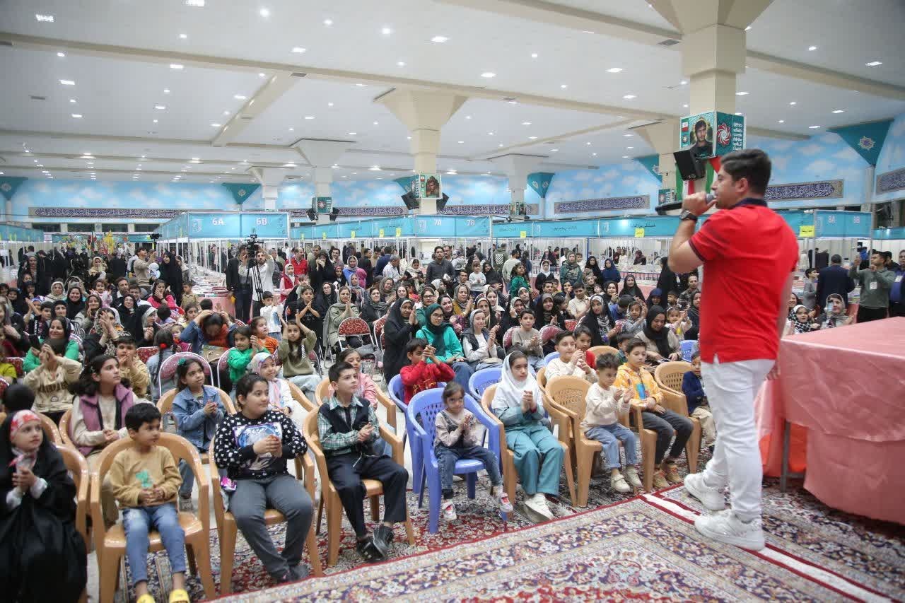 پیشتازی دهه نودی‌ها در روز دوم نمایشگاه