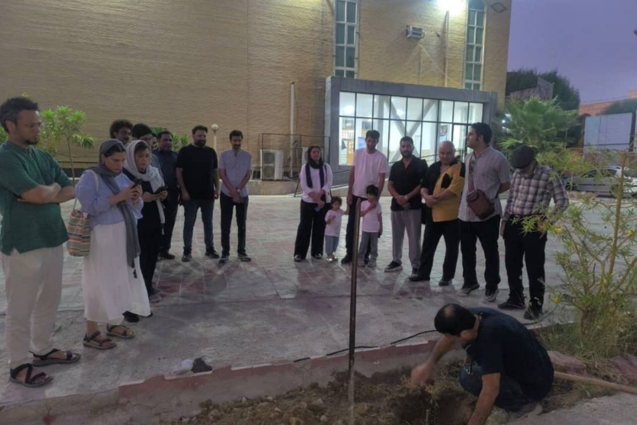 به یاد نویسندگان هرمزگانی درخت کاشته شد