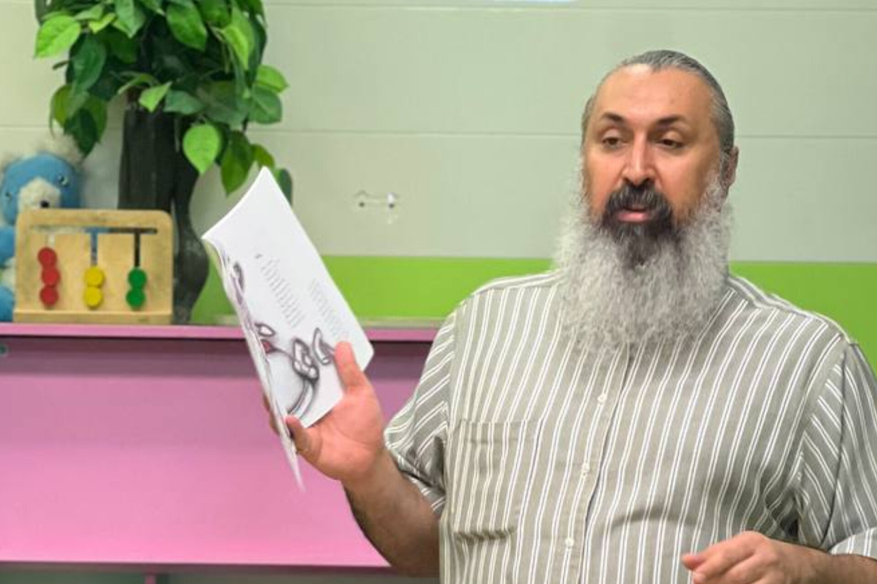 کودکان بندری از طریق کتاب با مشاغل آشنا شدند