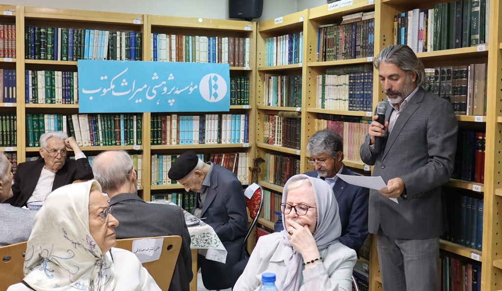 من قرضم را به دهخدا و ایران پرداخته‌ام