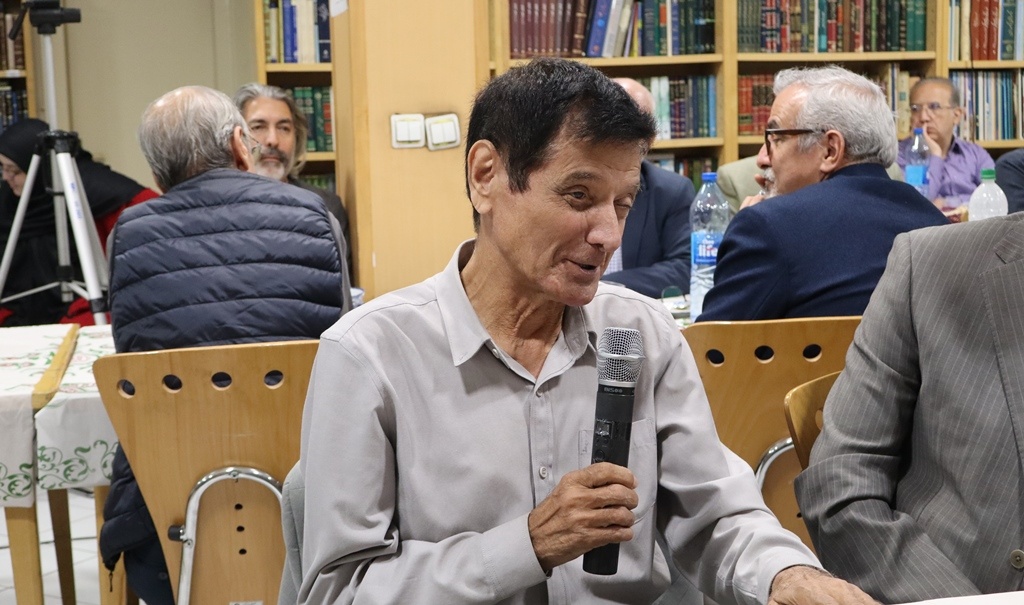 من قرضم را به دهخدا و ایران پرداخته‌ام