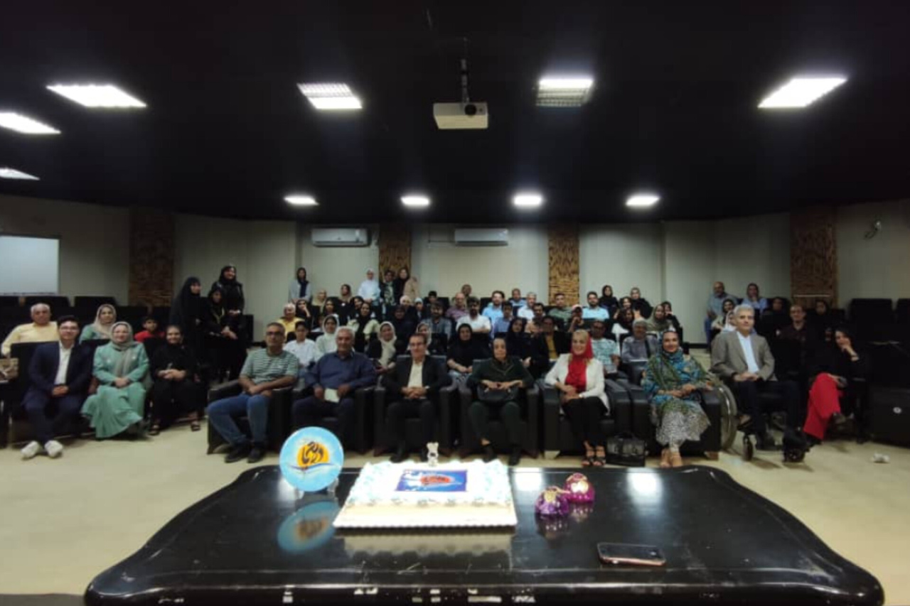 اشتراکی به نام شعر در انجمن «شعر و دریای هرمزگان»  داریم/ شعر؛ عامل خویشاوندی