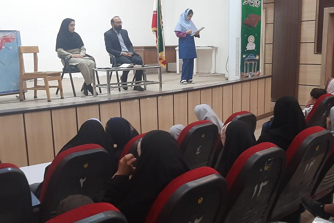 نشست کتابخوان در تربتحیدریه/ برگزاری نمایشگاه کتاب در سبزوار