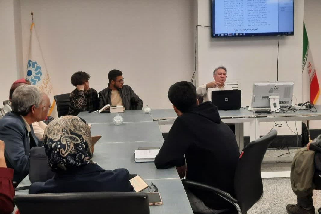 نشست کتابخوان در تربت‌حیدریه/ برگزاری نمایشگاه کتاب در سبزوار