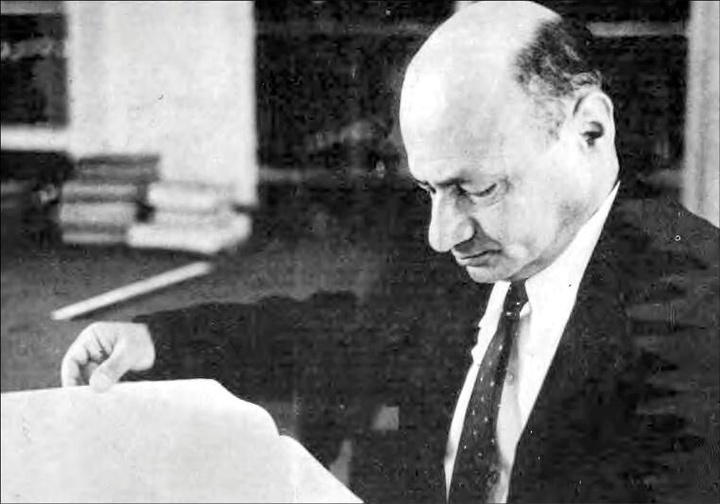 ذبیح‌الله منصوری یاور همیشه مؤمن خوانندگانش بود