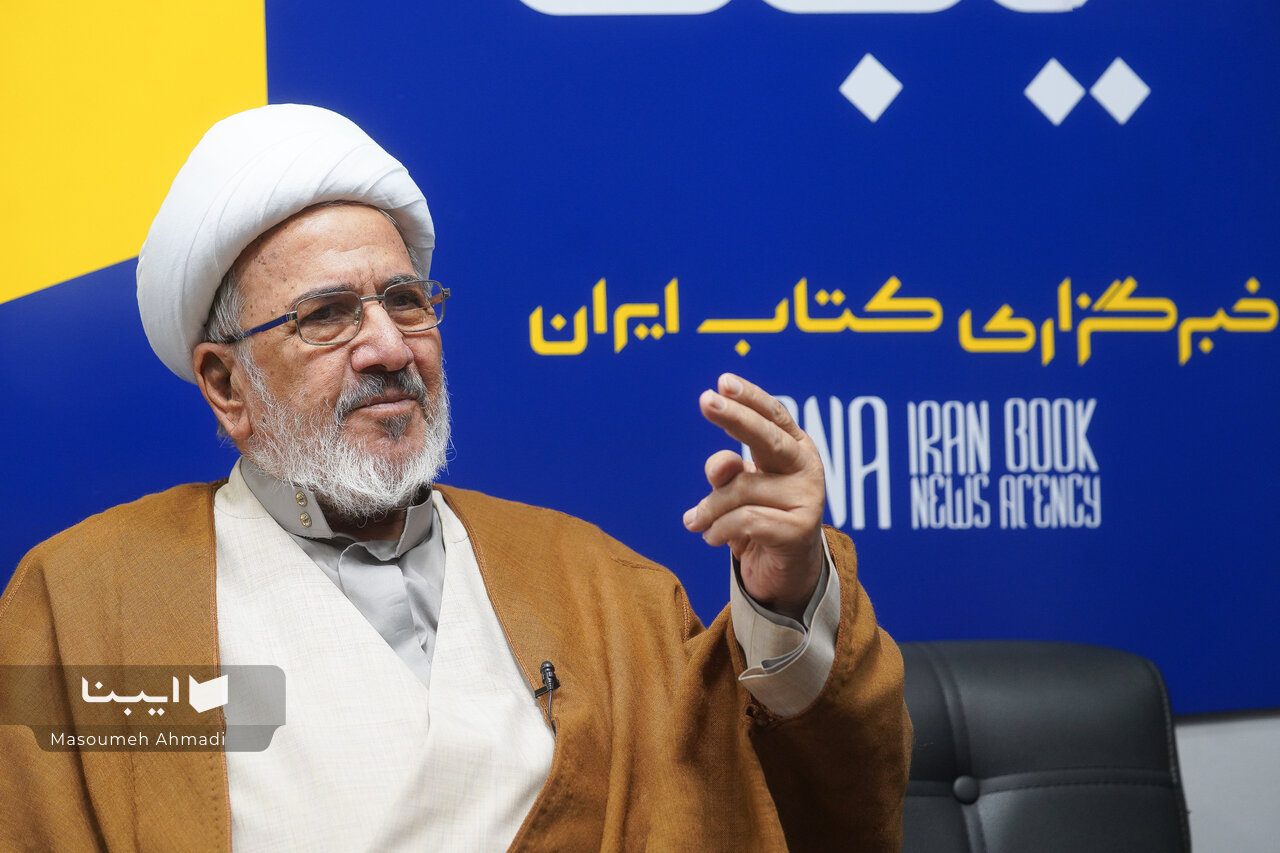 رهبر شهید میان حوزه و روشنفکری پل زد