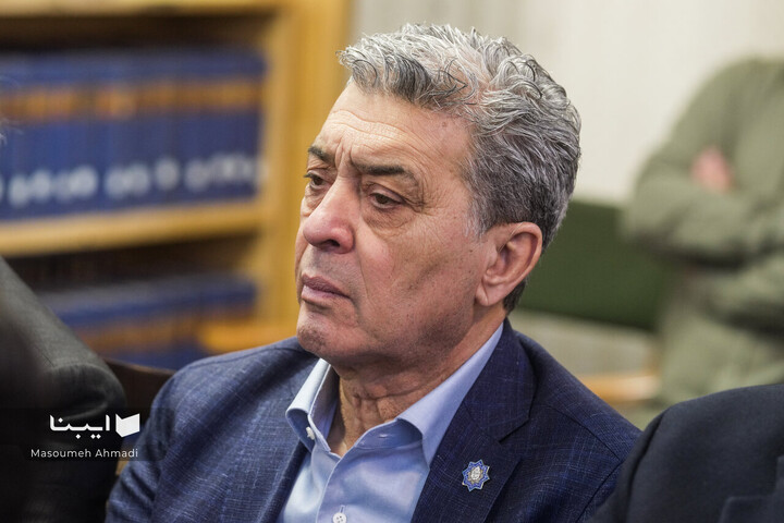 اهدای اسناد مالی خاندان قیصری به کتابخانه مرکزی دانشگاه تهران