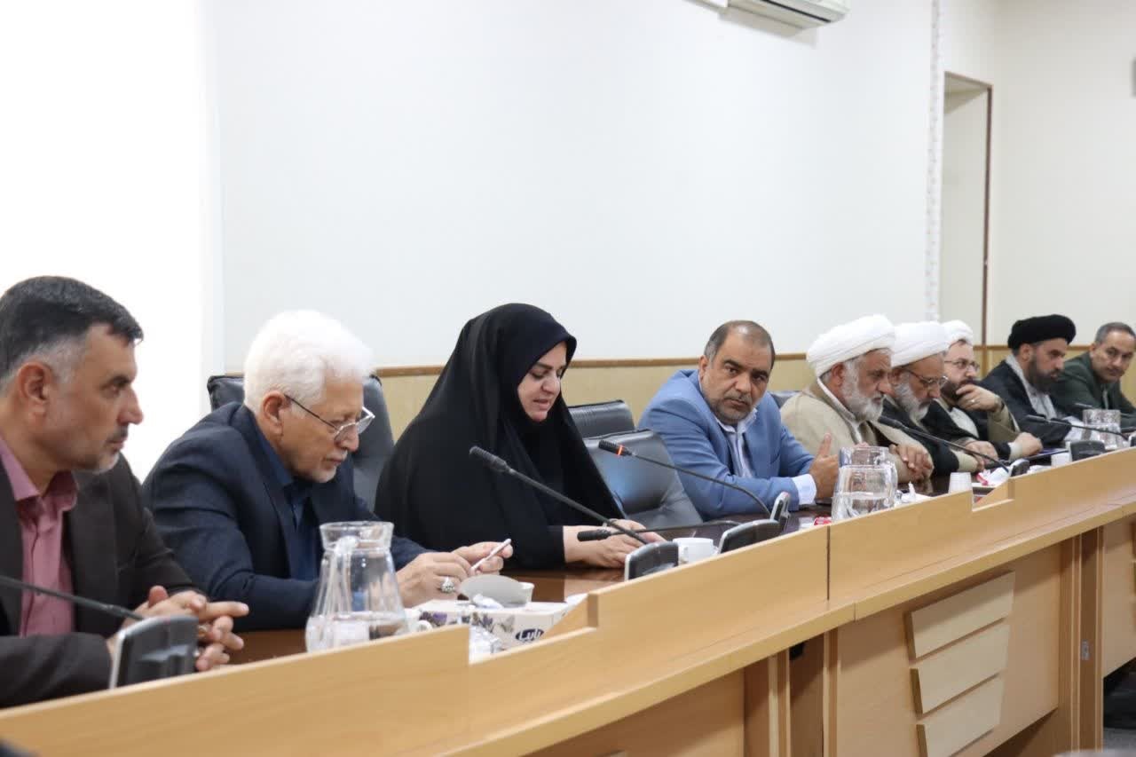 برگزاری نمایشگاه کتاب پس از چند سال وقفه در یزد/ رونمایی از «همسفر آتش و برف»