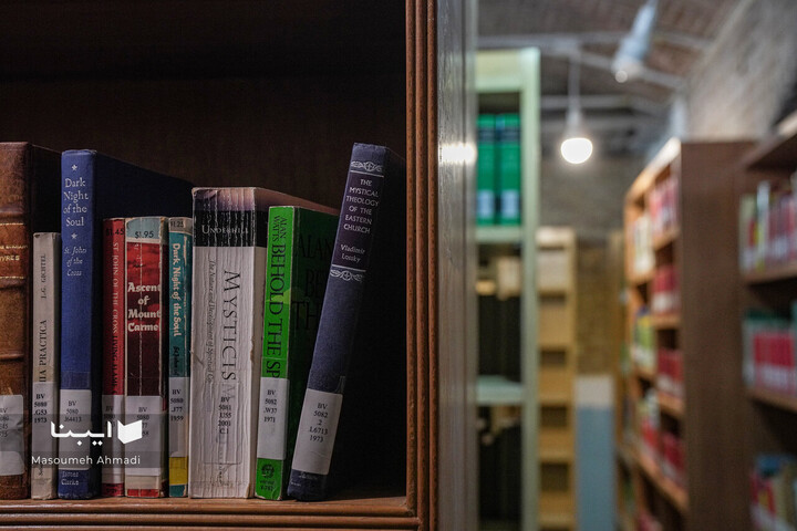 «نیم‌قرن حکمت، نیم‌قرن فلسفه»