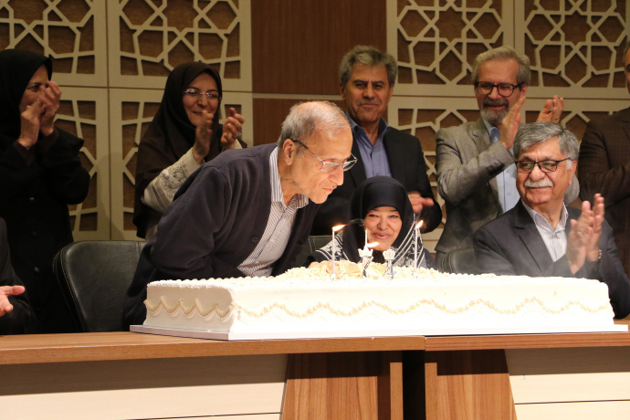 خانیکی اهل گفت‌وگو و مدارا