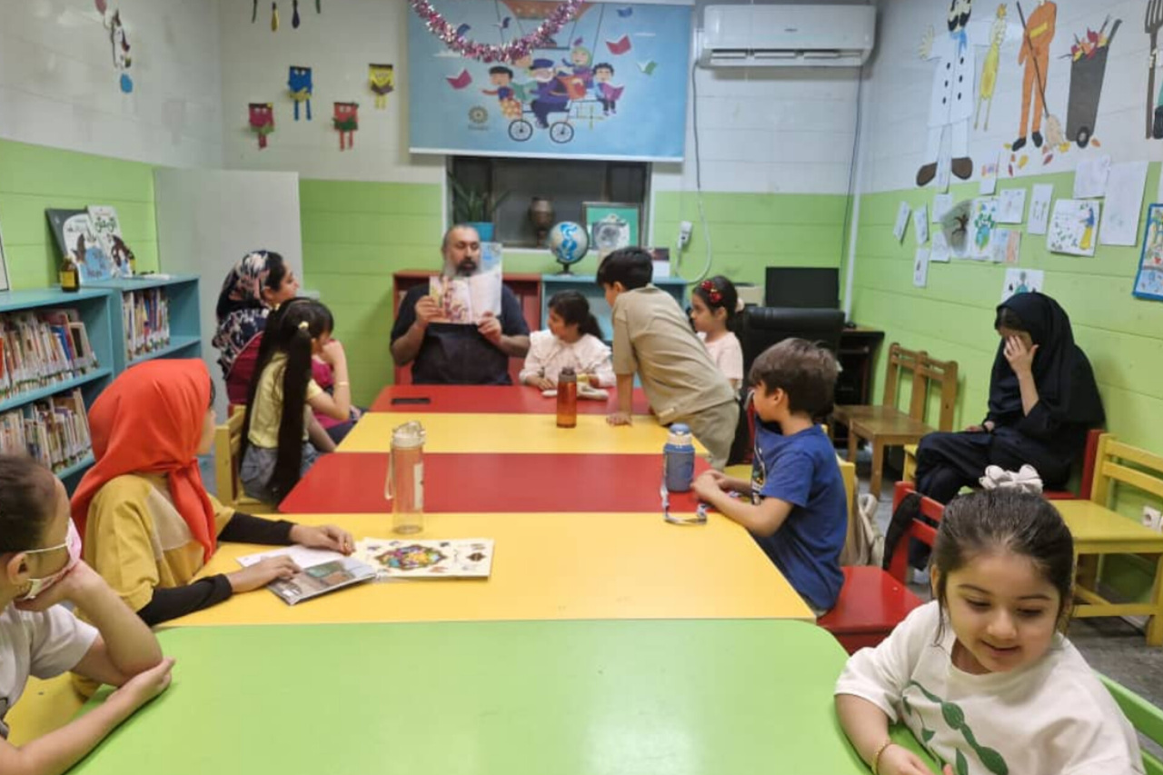 «دوست خوب» به محفل ادبی «آفتاب» بندرعباس آمد