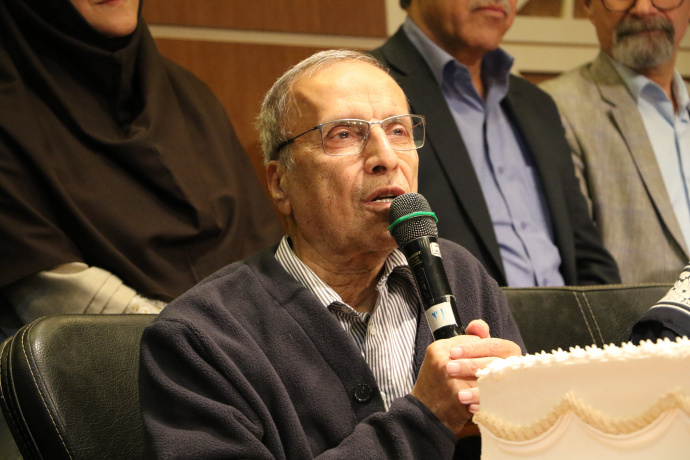 خانیکی اهل گفتوگو و مدارا