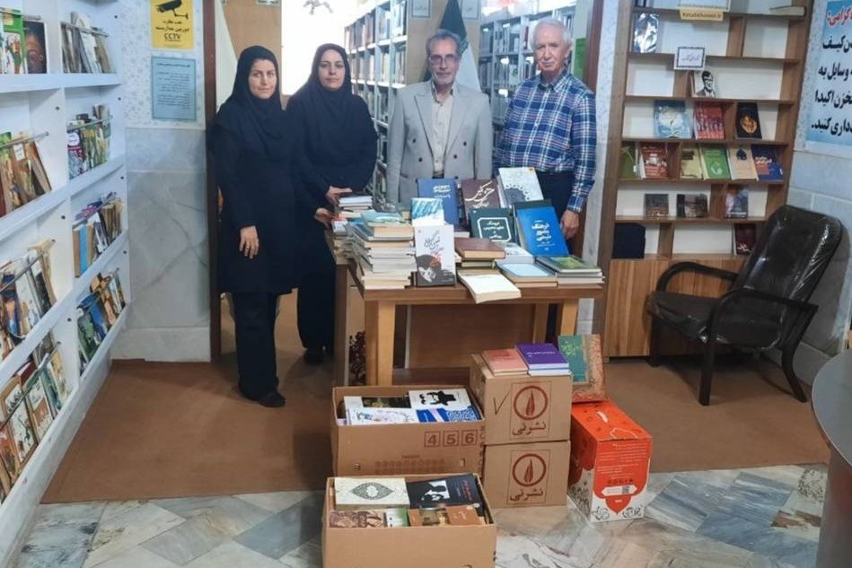 برگزاری محفل ادبی «خُتن» در کاشمر و اهدای کتاب در تربتحیدریه