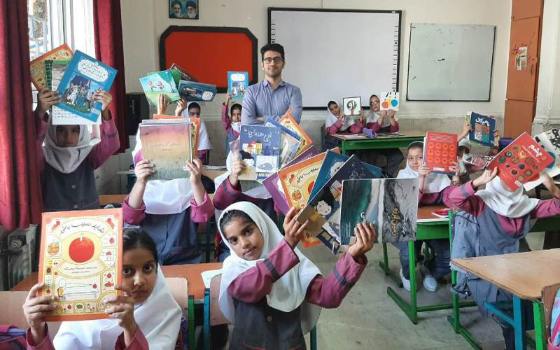 تلخ و شیرینی‌های ترویج کتاب در بین کودکان مناطق محروم/ استرس و شغل دوم؛ سد رشد مربیان کتابخانه سیار