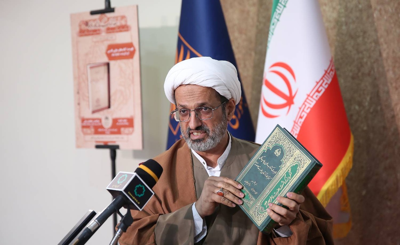 خانبابا مشار بنیادگذار تاریخ کتاب‌شناسی ایران است