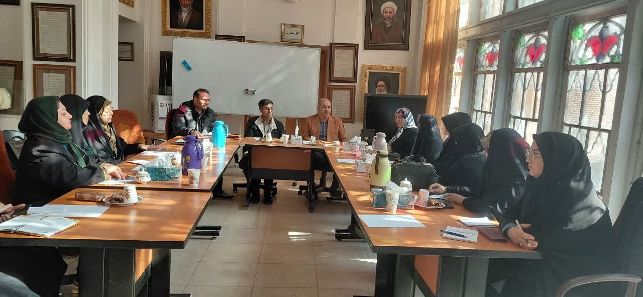 اصل ادبیات دفاع مقدس مردم هستند