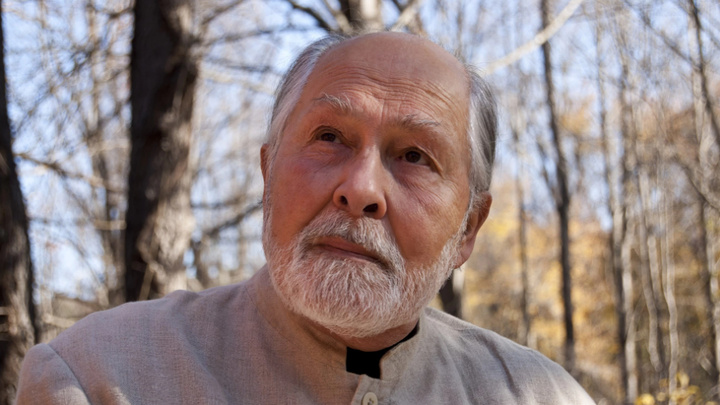 در این آتش همی‌سوزم ولی فانی و خاموشم