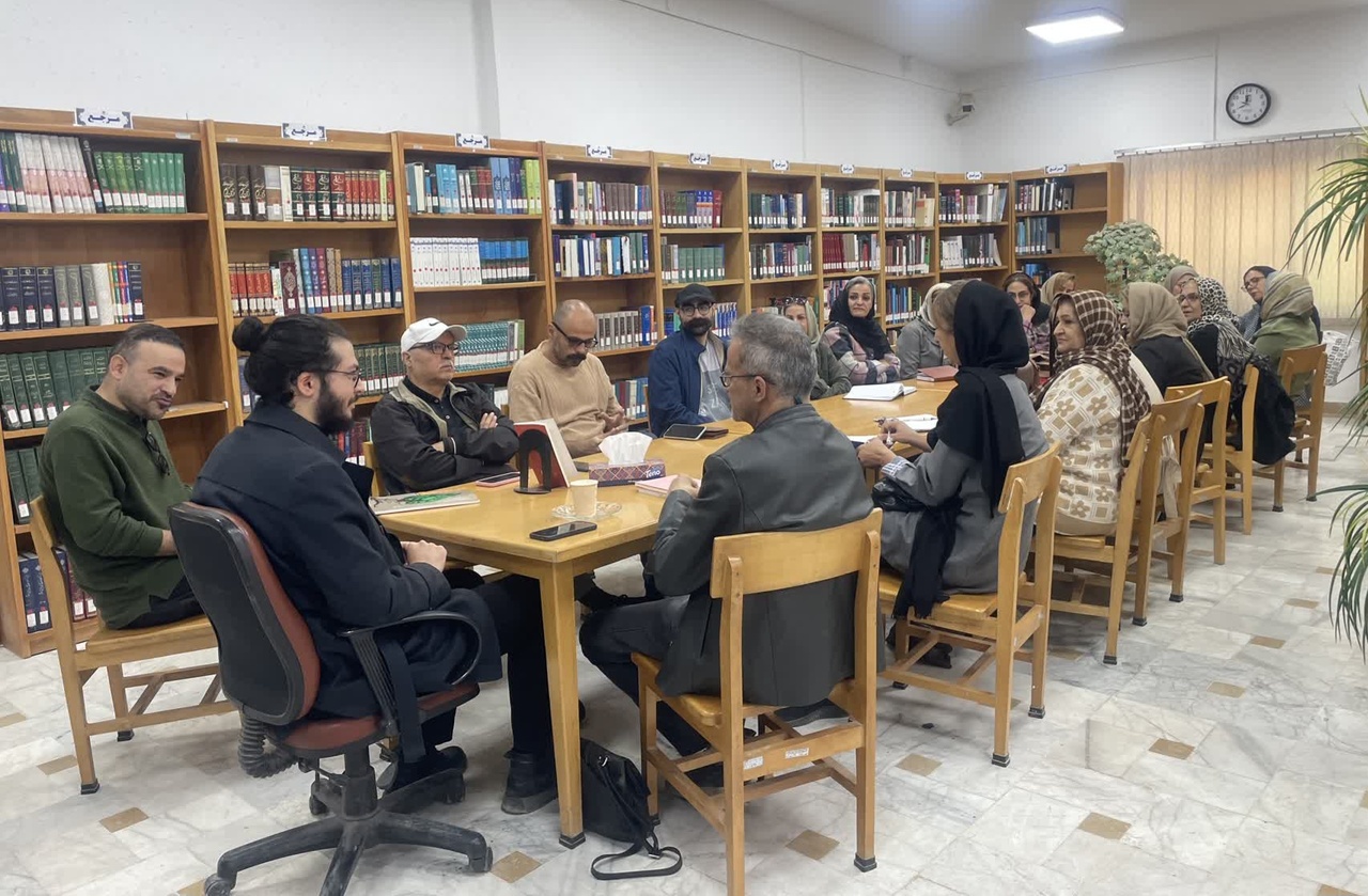 رمان تاریخی «قوس ۵ و ۷» نقد و بررسی شد